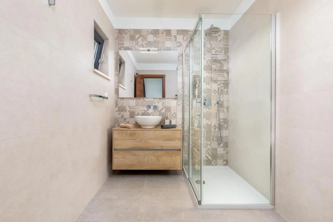 Villa Borealis Rasa 0*,