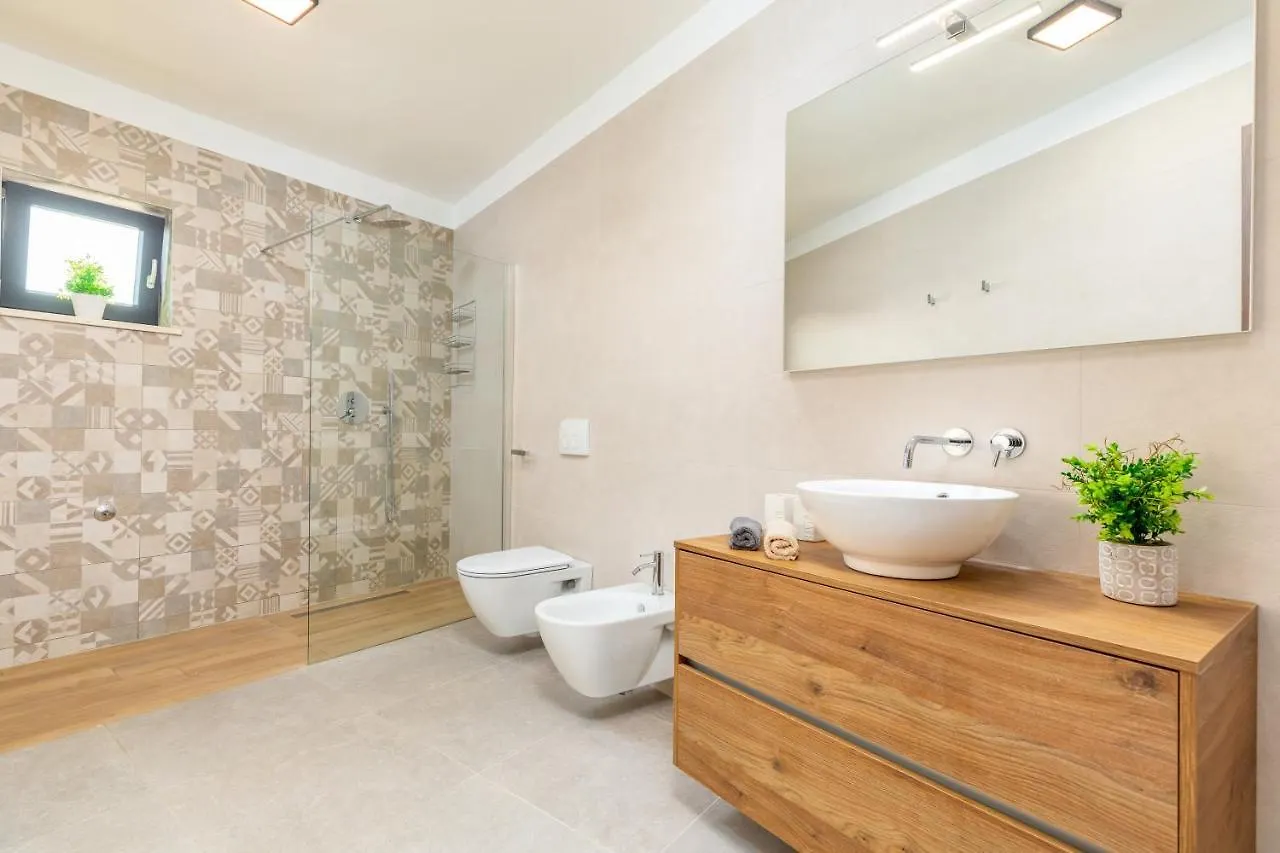 Villa Borealis Rasa 0*,  Croatia